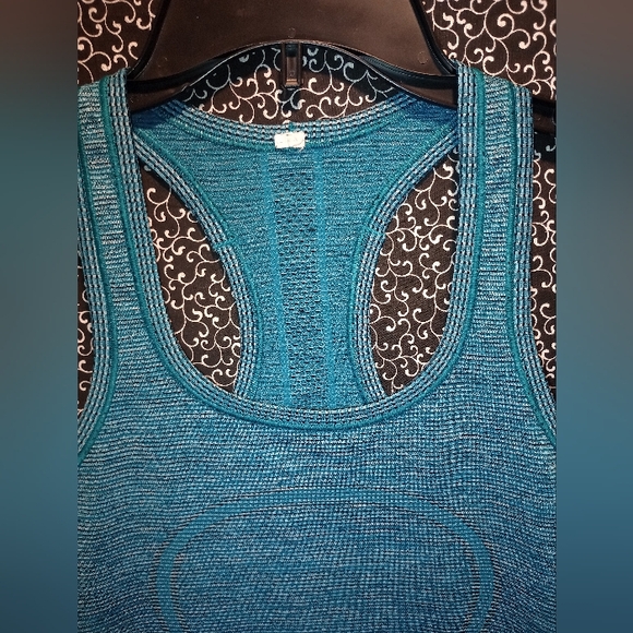 Lululemon Racerback Tanktop - Picture 2 of 8